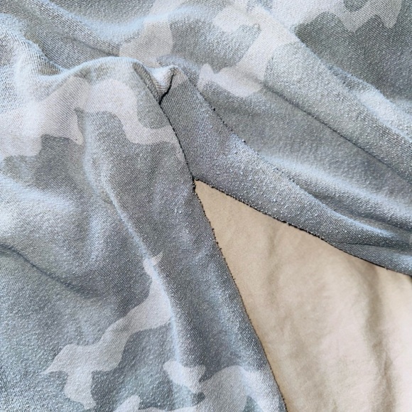 Matching American Eagle Camo Sweatshirt and Sweatpants - Picture 12 of 12